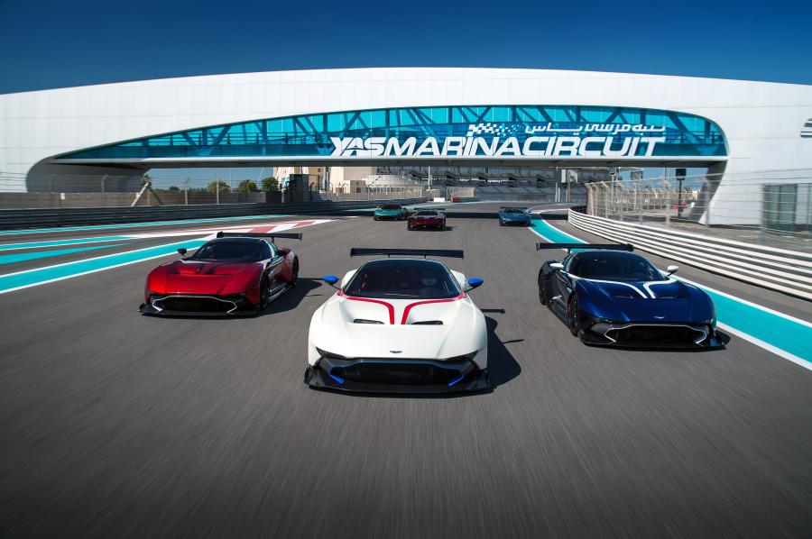  Aston Martin Vulcan 2016 года  (фото 11 из 38)